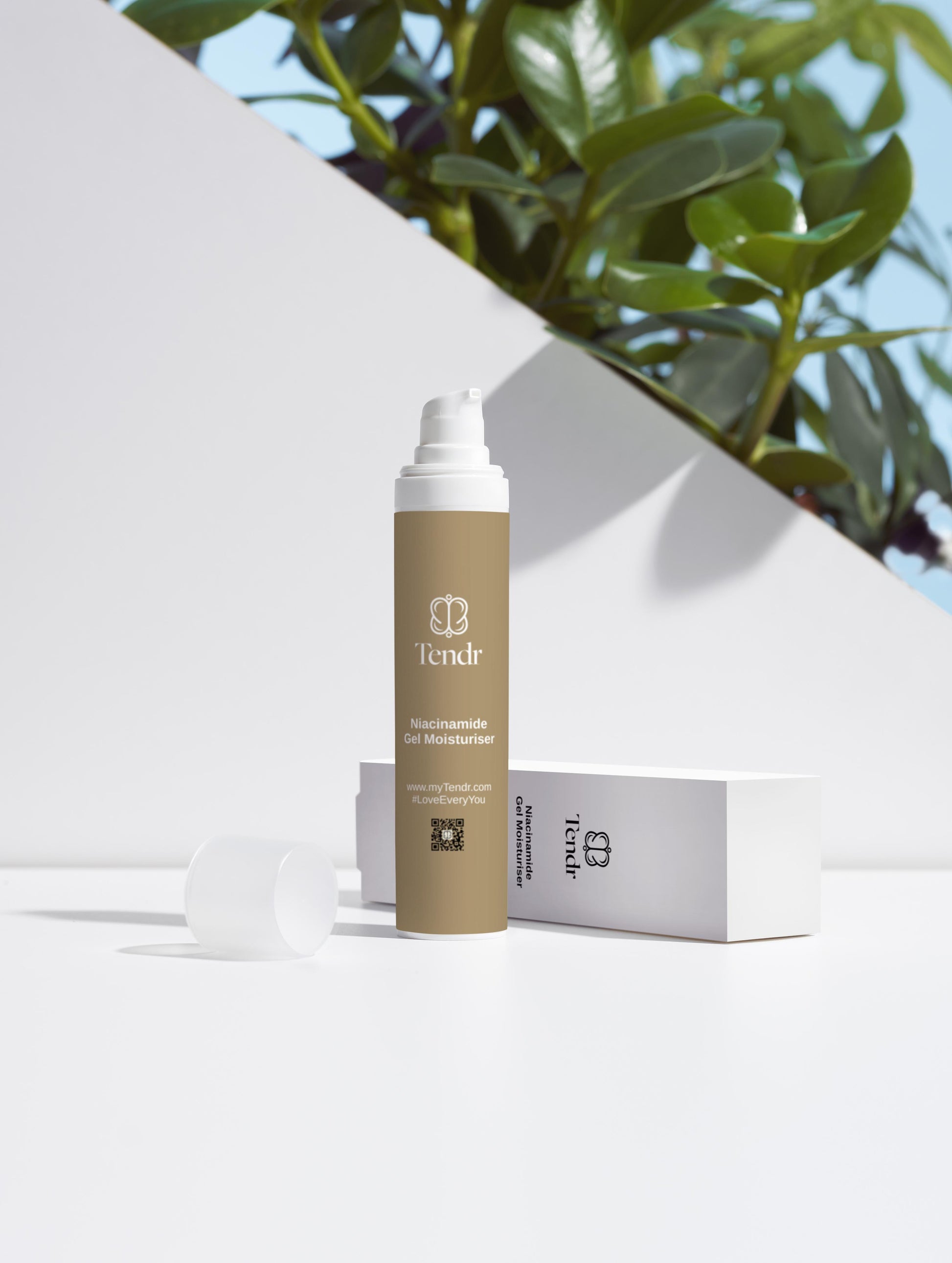 Niacinamide Gel Moisturiser 50ml – natural skincare with 5% Niacinamide to hydrate, smooth texture, and reduce uneven tone for a radiant complexion. Ideal for all skin types.